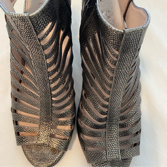 Vince Camuto Metallic Gold Strappy Zipper Peep Toe 3" Heels  Leather Size 9.5M - Picture 6 of 12